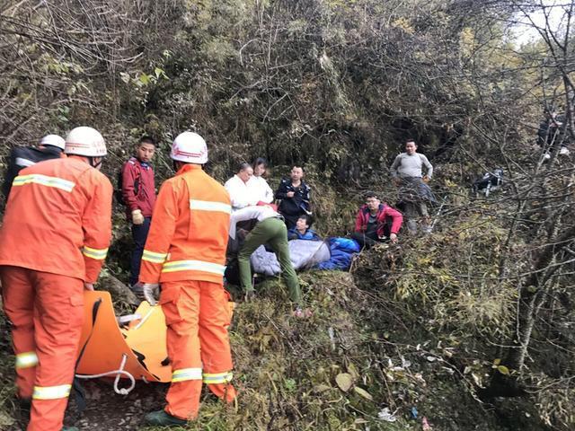 九峰山驴友坠崖事件通报