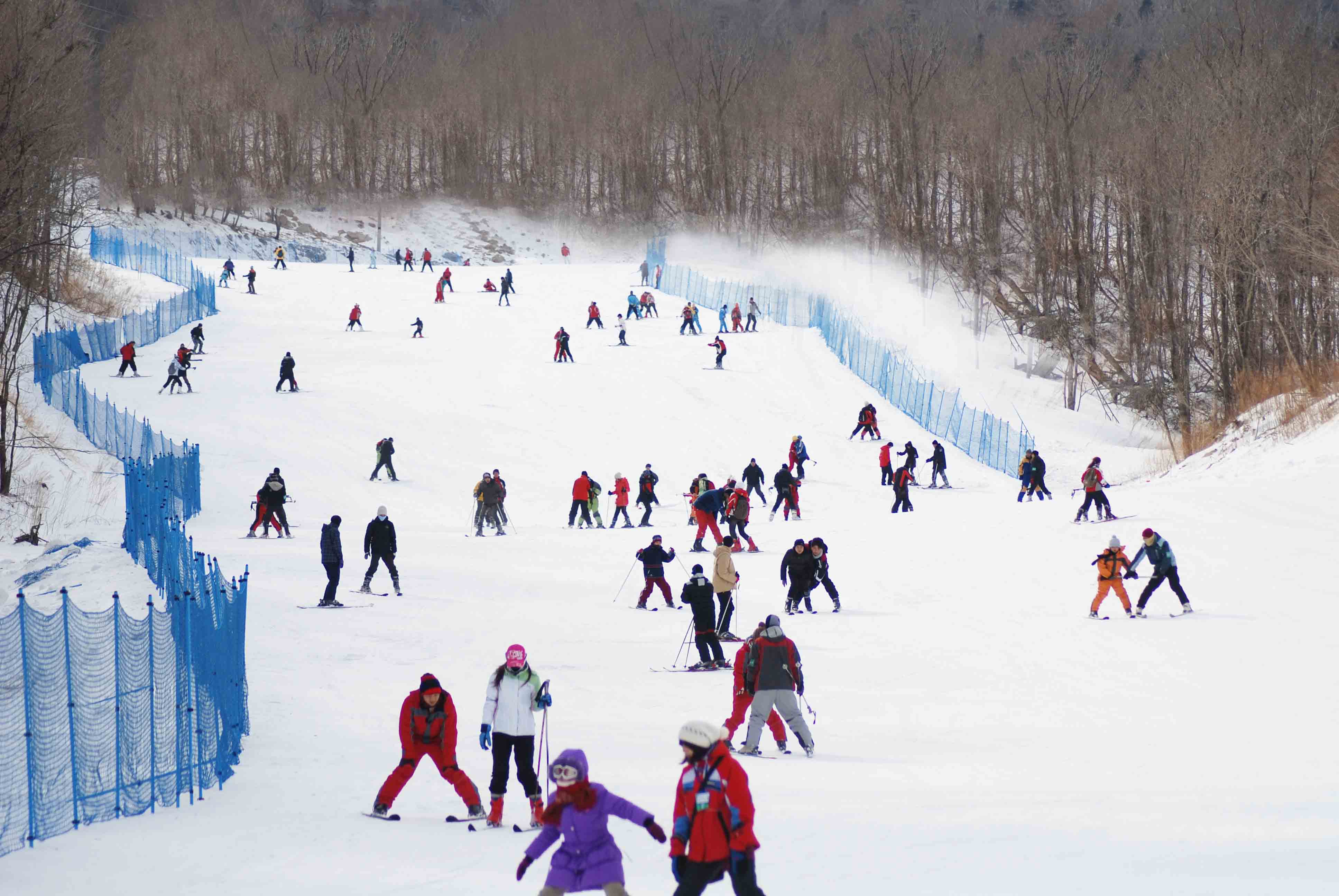 冬季滑雪旅游必去之地，雪域奇景的极致体验探索