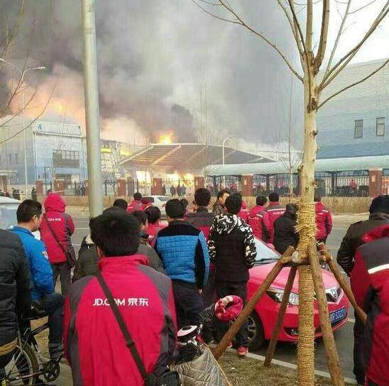 网传京东仓库失火事件真相揭秘，谣言应对之策探究