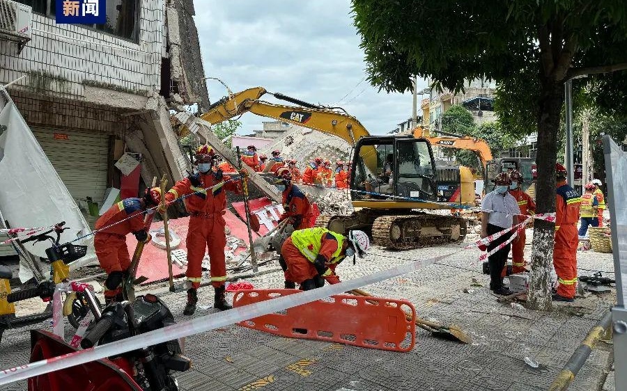 施工现场地面坍塌致13人失联，紧急救援与事故反思