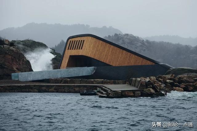 海洋生态保护与资源开发平衡路径的探讨与研究