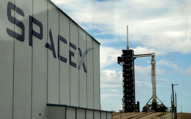 SpaceX面临联邦政府审查的挑战与机遇